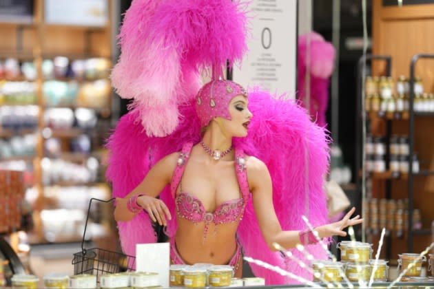 Monica Bellucci, ‘Call My Agent’ Creators Ready Cabaret Comedy ‘Ça C’est Paris’