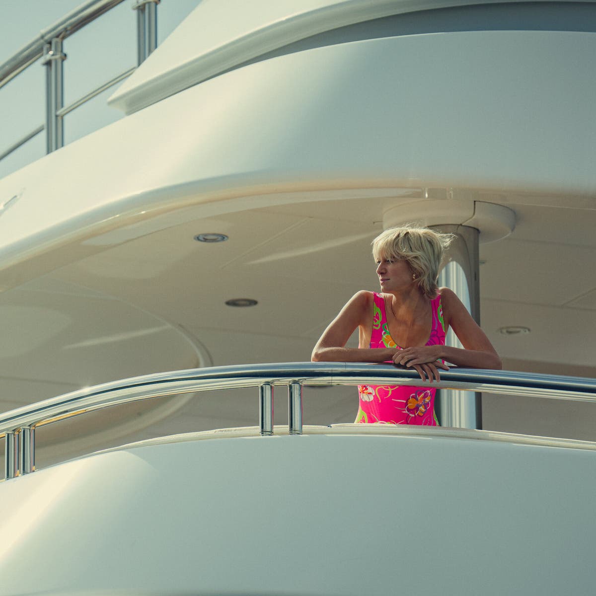 Behind the Photo of an Embrace That Changed Princess Diana’s Life