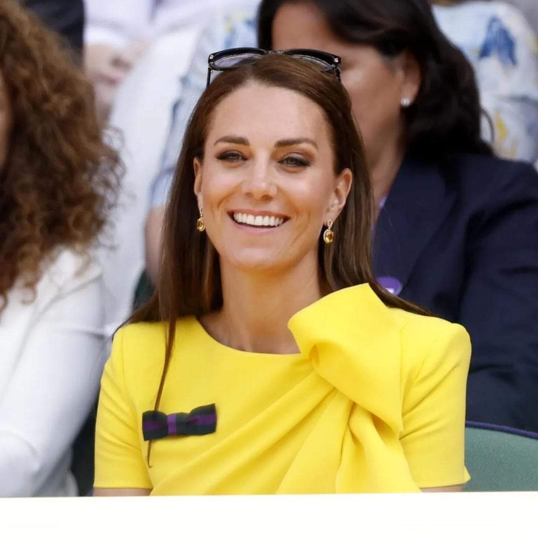 let’s look back at one of my all time favorite Wimbledon looks worn by Catherine. She wore this look in 2022.