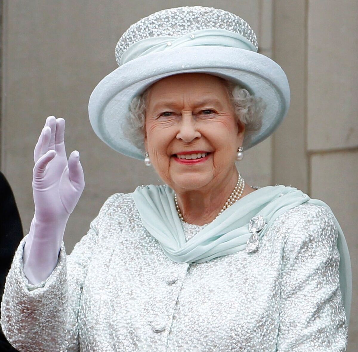 Late Queen’s lavish diamond brooch worth over , but no one knows who owns them now