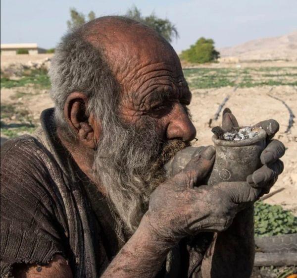 Meet the world’s dirtiest man who did not shower for 67 years – his reason is shocking
