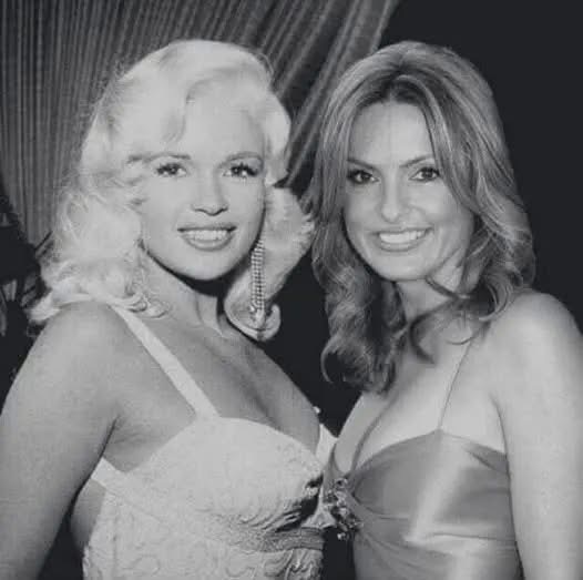 A photoshop of Mariska Hargitay next to her mom Jayne Mansfield!