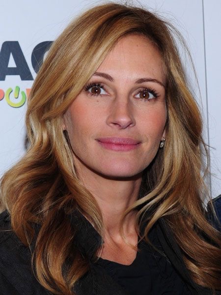 JULIA ROBERTS’ TIMELESS BEAUTY: A GLANCE AT HER THEN AND NOW PHOTOS WOWS FANS
