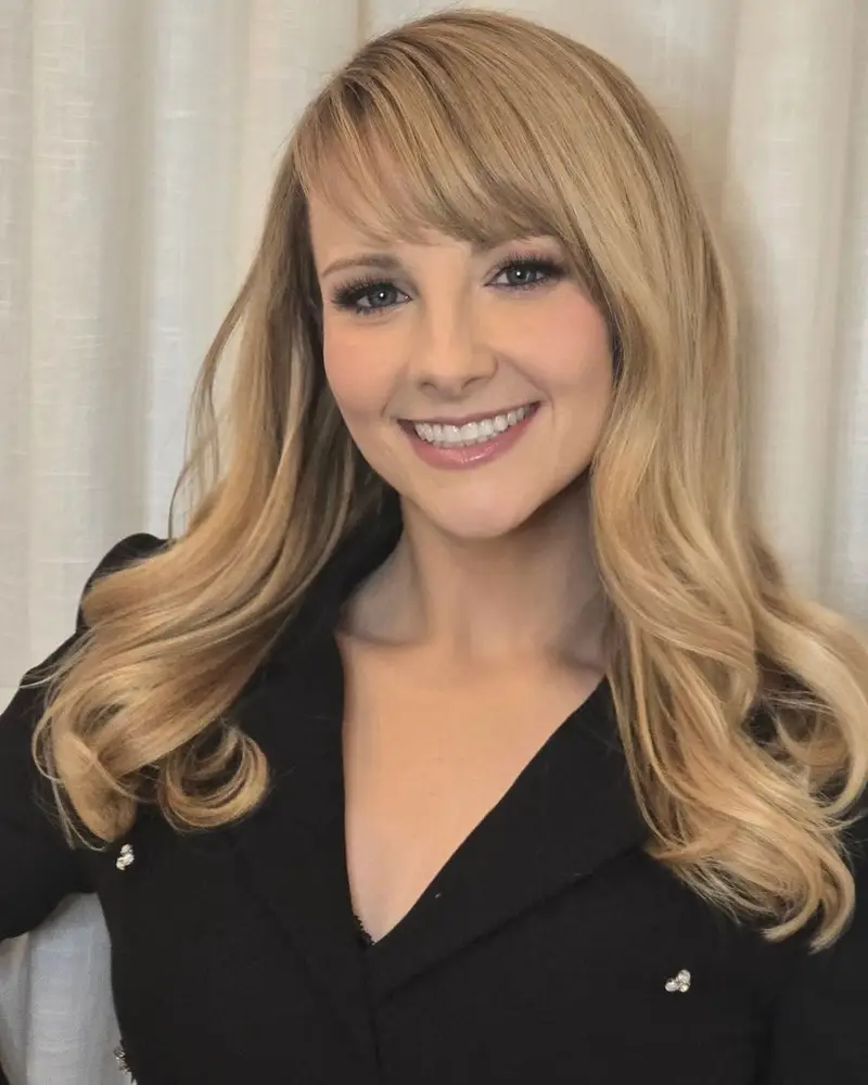 Melissa Rauch Stunning Gallery