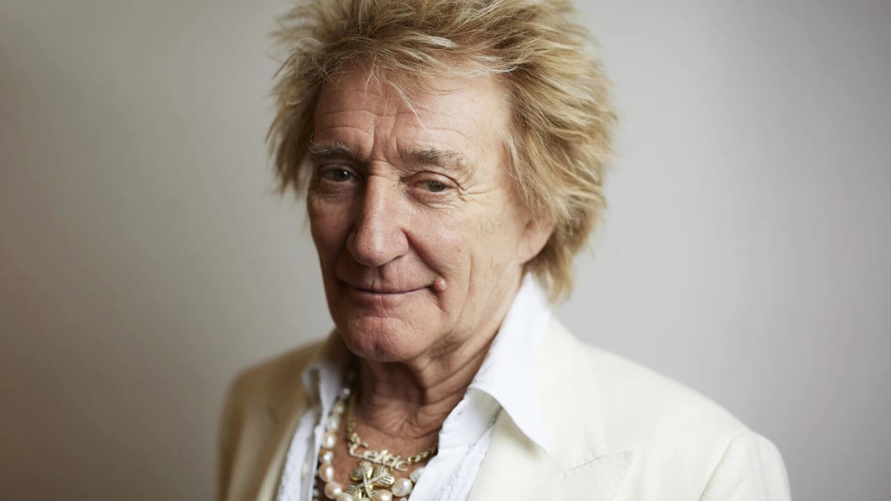 Rod Stewart Is Now Almost 80 How He Lives Is Sad