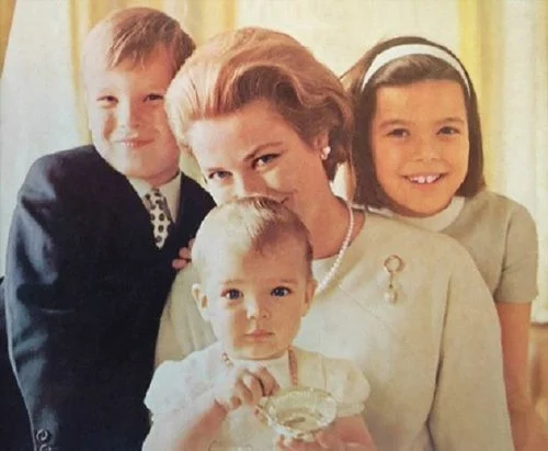 You Won’t Believe How Much Grace Kelly’s Granddaughter Looks Like Her